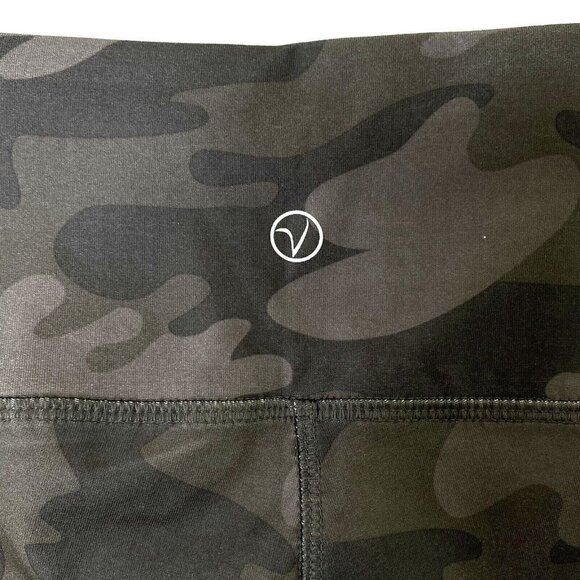 VOGO Athletica Pull On Leggings Womens size Medium Cropped Length Gray Camo - Picture 6 of 7